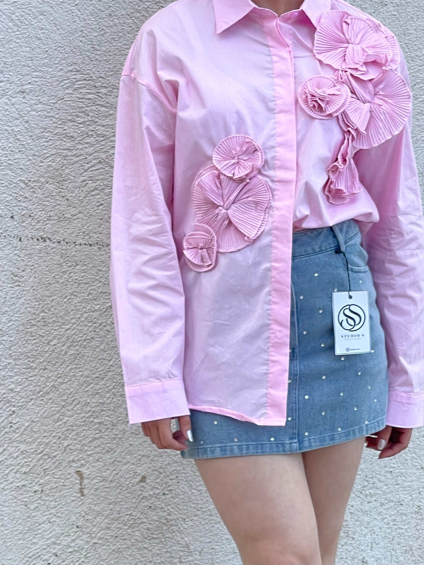 Camisa rosa con florecitas