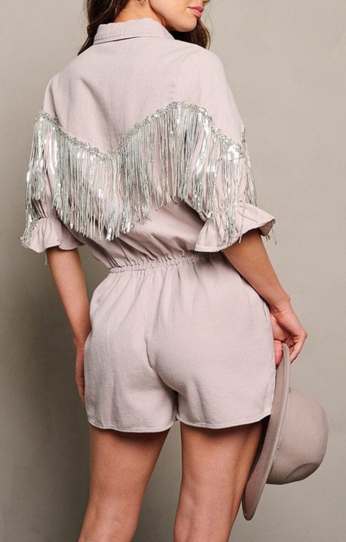 Mono vaquero gris con flecos plata
