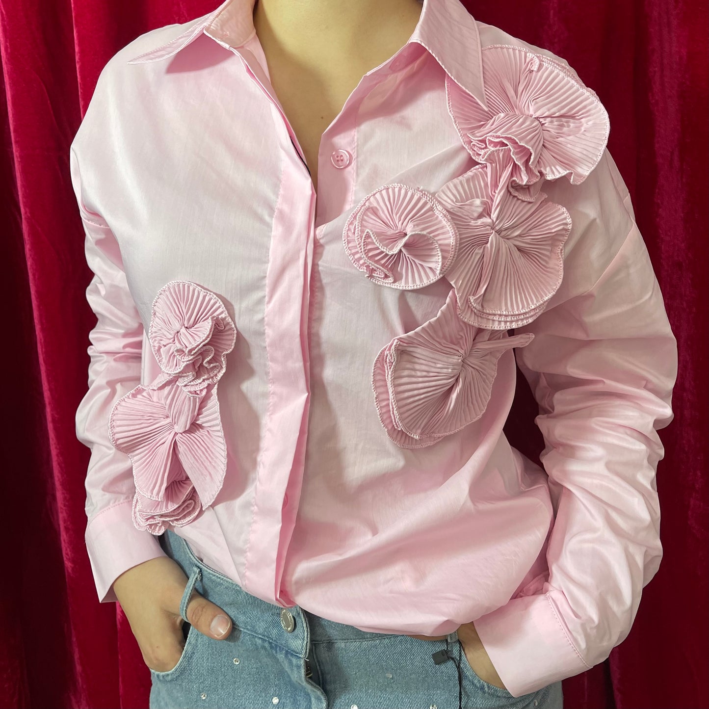 Camisa rosa con florecitas