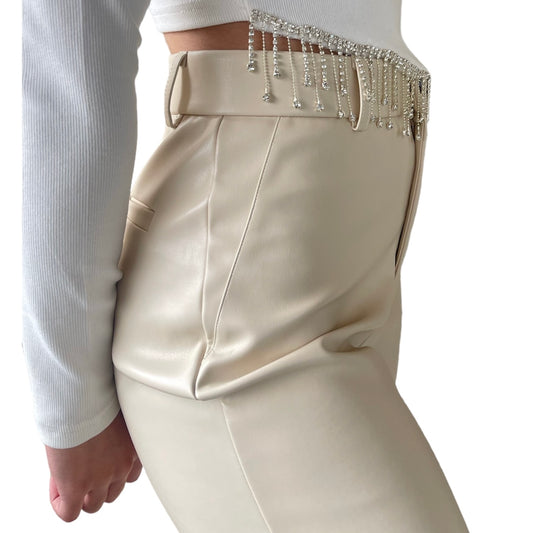 Pantalón de cuero hueso